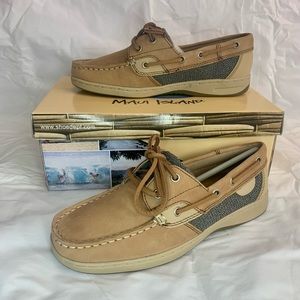 Maui Island Casual Boat Shoe In Size 6